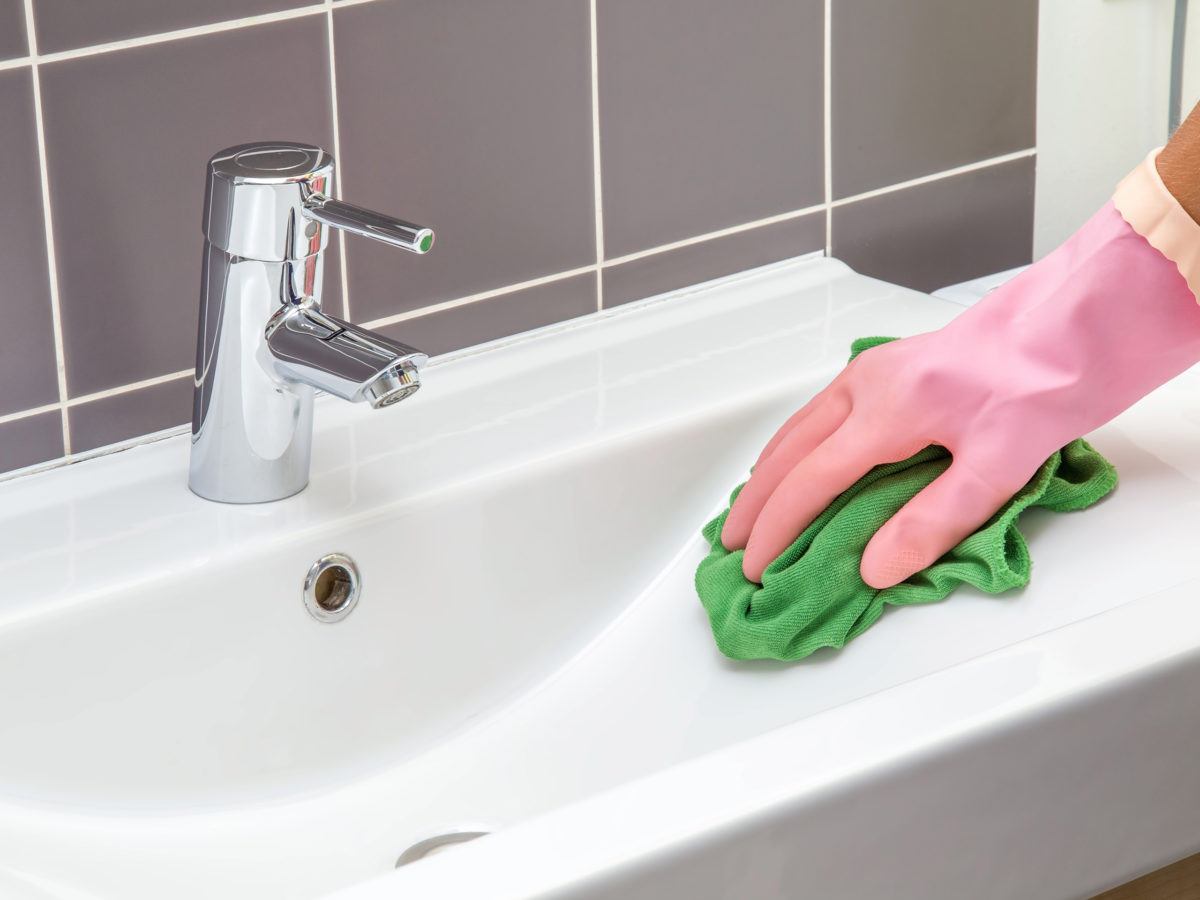 natural ways to clean bathroom sink